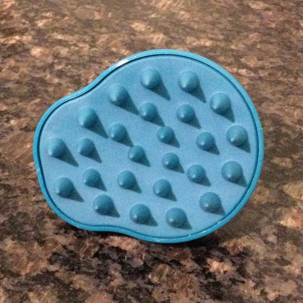 Curlsmith Scalp Massager - Picture 5 of 8